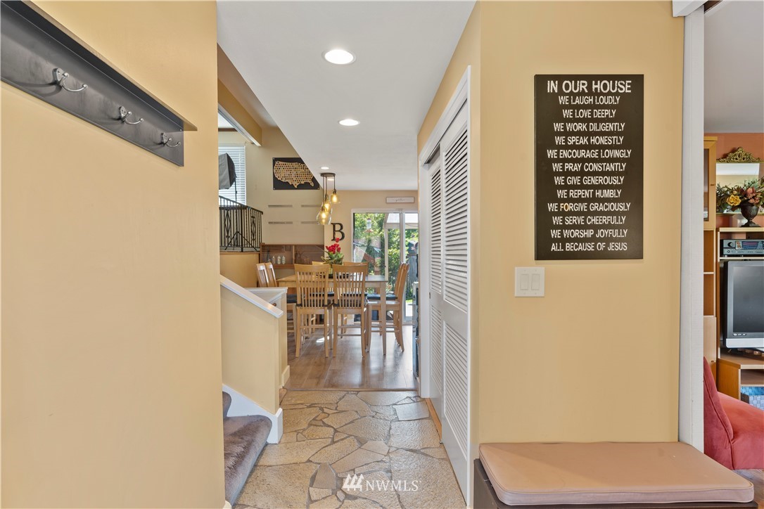 10609 Northeast 198th Street Bothell, WA 98011 - Photo 7 of 25 Gallery Image 7