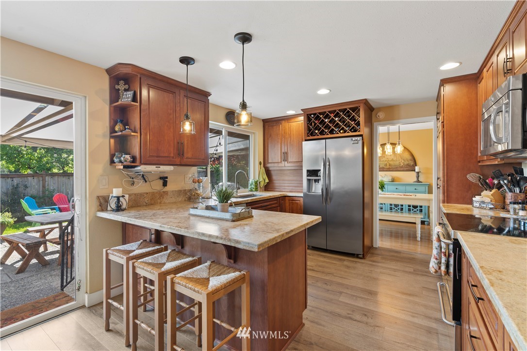 10609 Northeast 198th Street Bothell, WA 98011 - Photo 9 of 25 Gallery Image 9