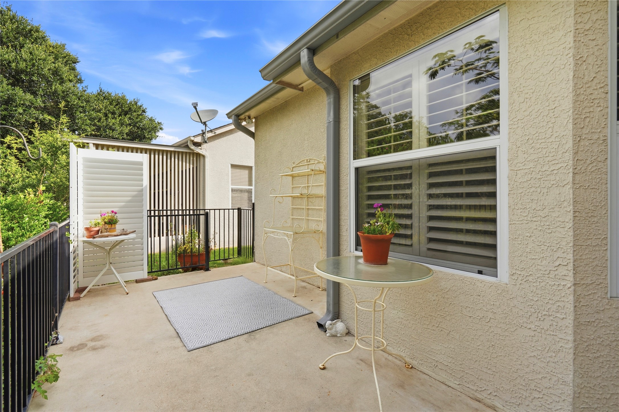 117 Whitewing Way Georgetown, TX 78633 - Photo 20 of 27 A tranquil outdoor patio, perfect for enjoying quiet mornings or peaceful evenings.