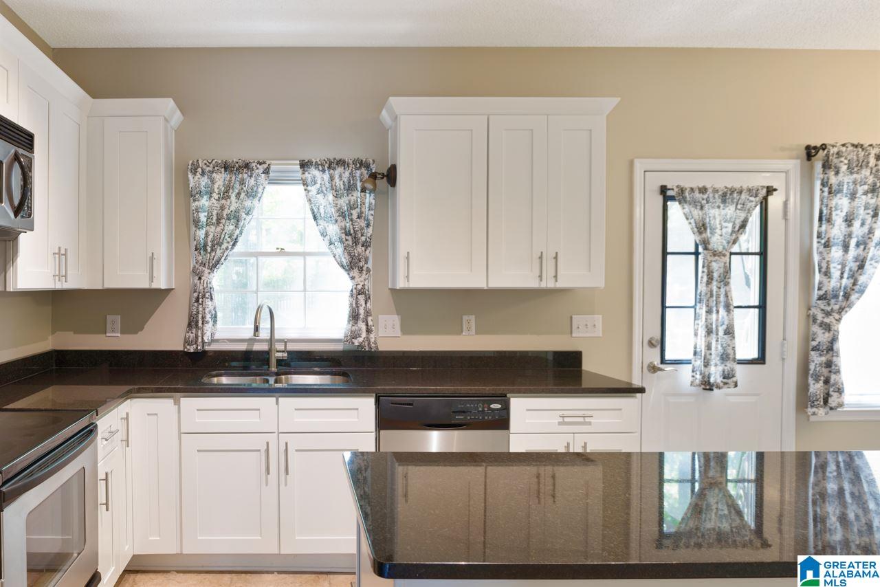 104 Grande View Circle Alabaster, AL 35114 - Photo 8 of 33