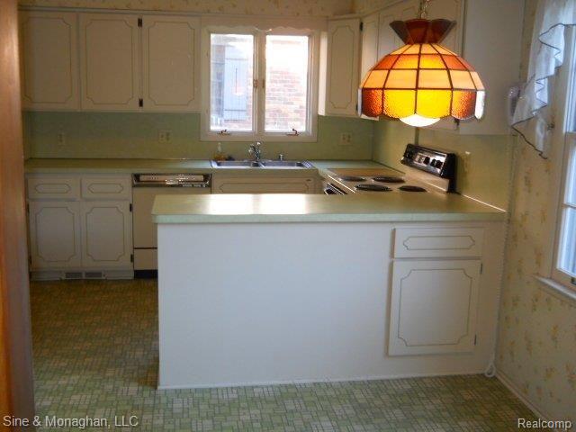1320 North Oxford Road Grosse Pointe, MI 48236 - Photo 5 of 17 DSCN1987.JPG