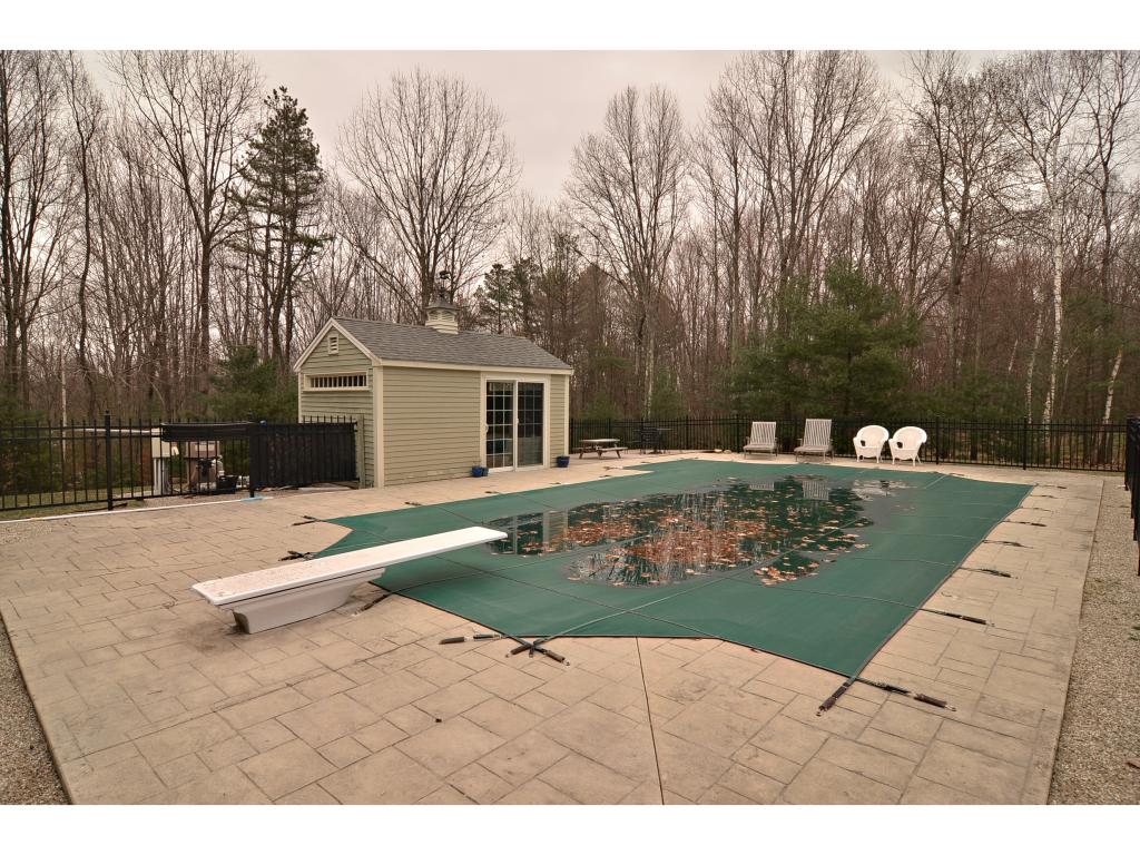 71 Perry Road Bedford, NH 03110 - Photo 23 of 26