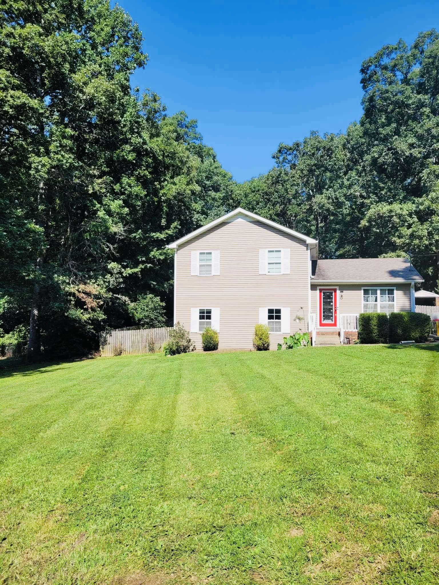 1014 Wildcat Road Dickson, TN 37055 - Photo 29 of 37 a view of a house with backyard