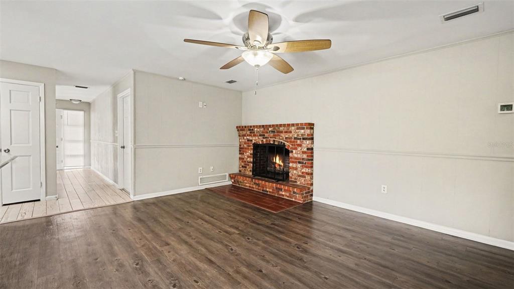 2135 Northeast 6th Place Ocala, FL 34470 - Photo 6 of 22
