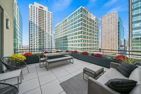 130 South Canal Street, Unit 9E, Chicago, IL 60606