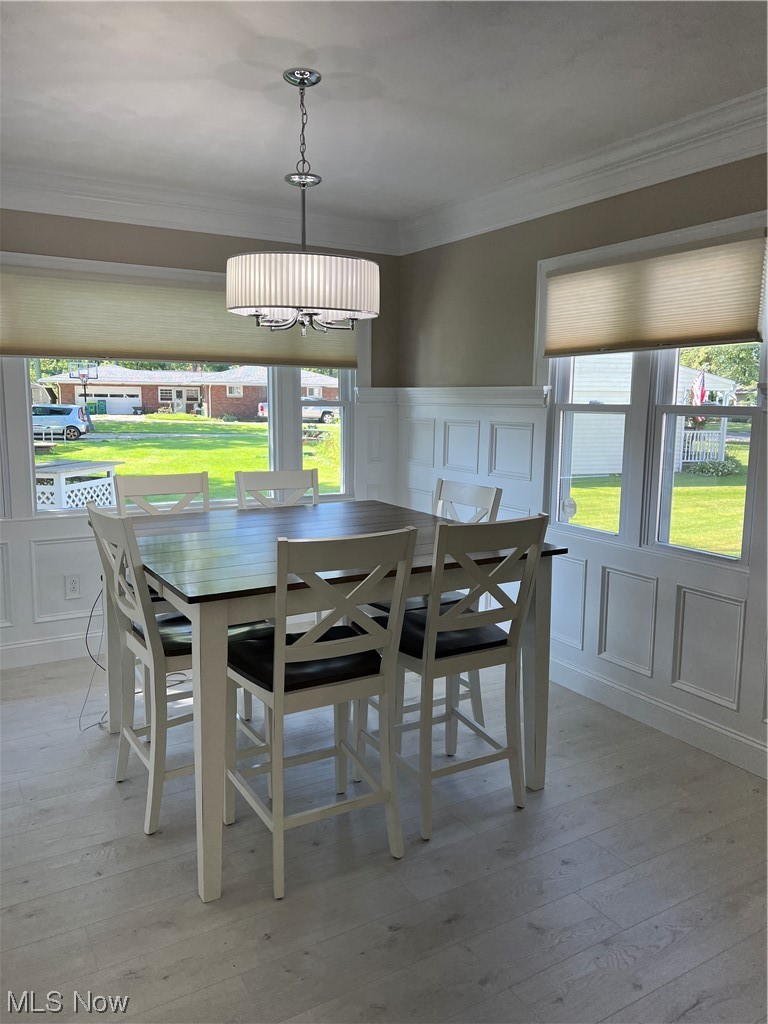 3130 Lake Road West Ashtabula, OH 44004 - Photo 11 of 35 Gorgeous dining room w/ board and batten paneling. 13 x 10