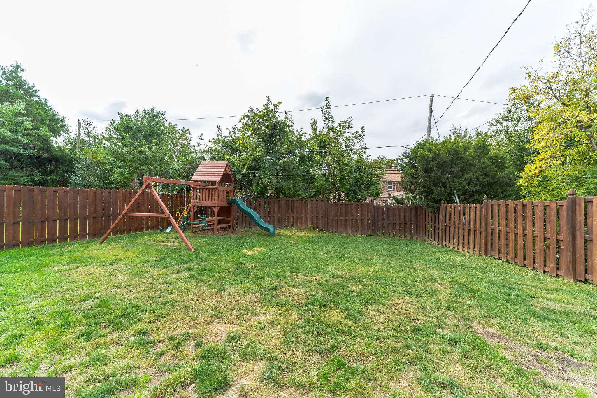 1722 Earlington Road Havertown, PA 19083 - Photo 4 of 35