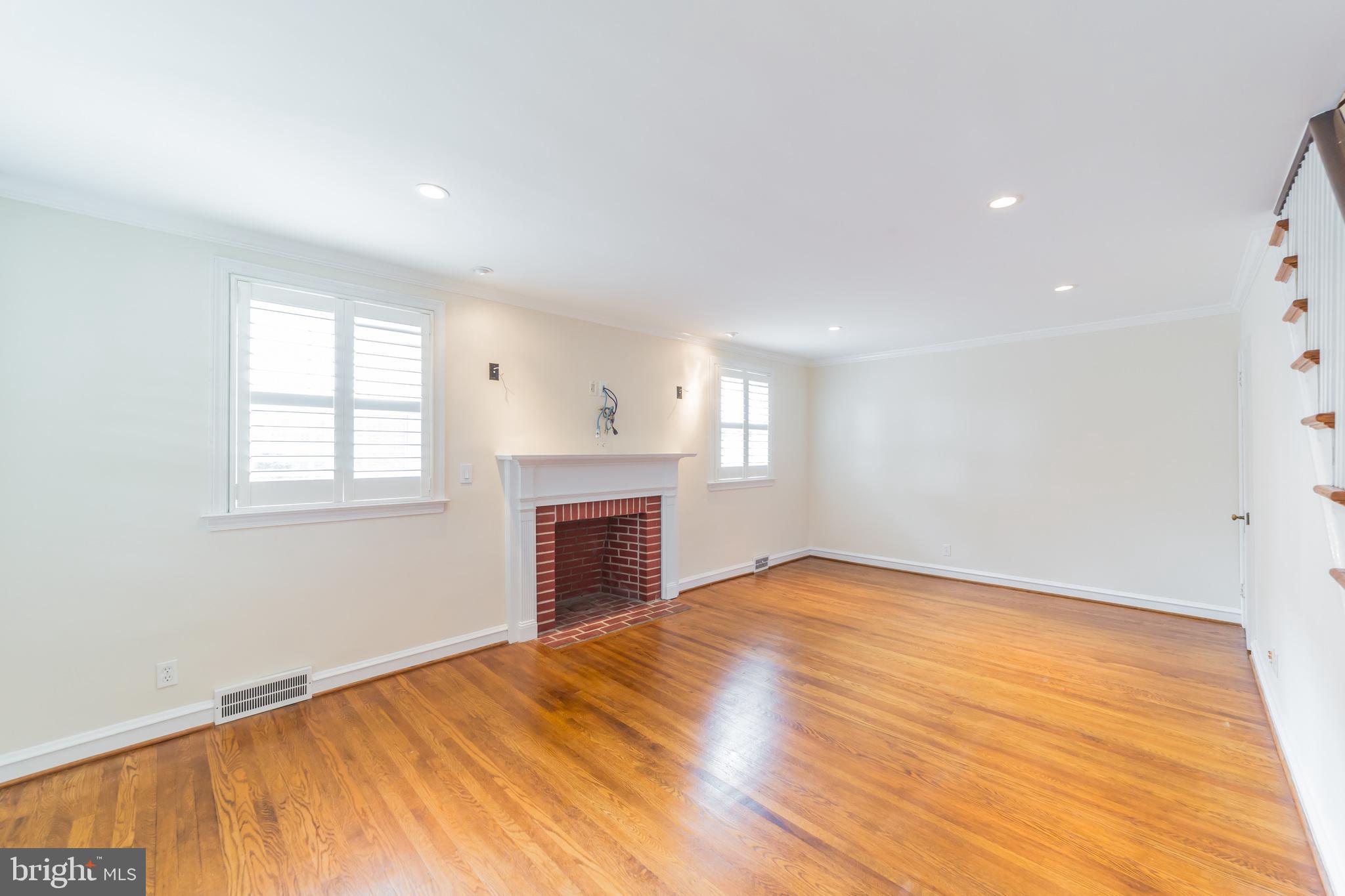 1722 Earlington Road Havertown, PA 19083 - Photo 8 of 35
