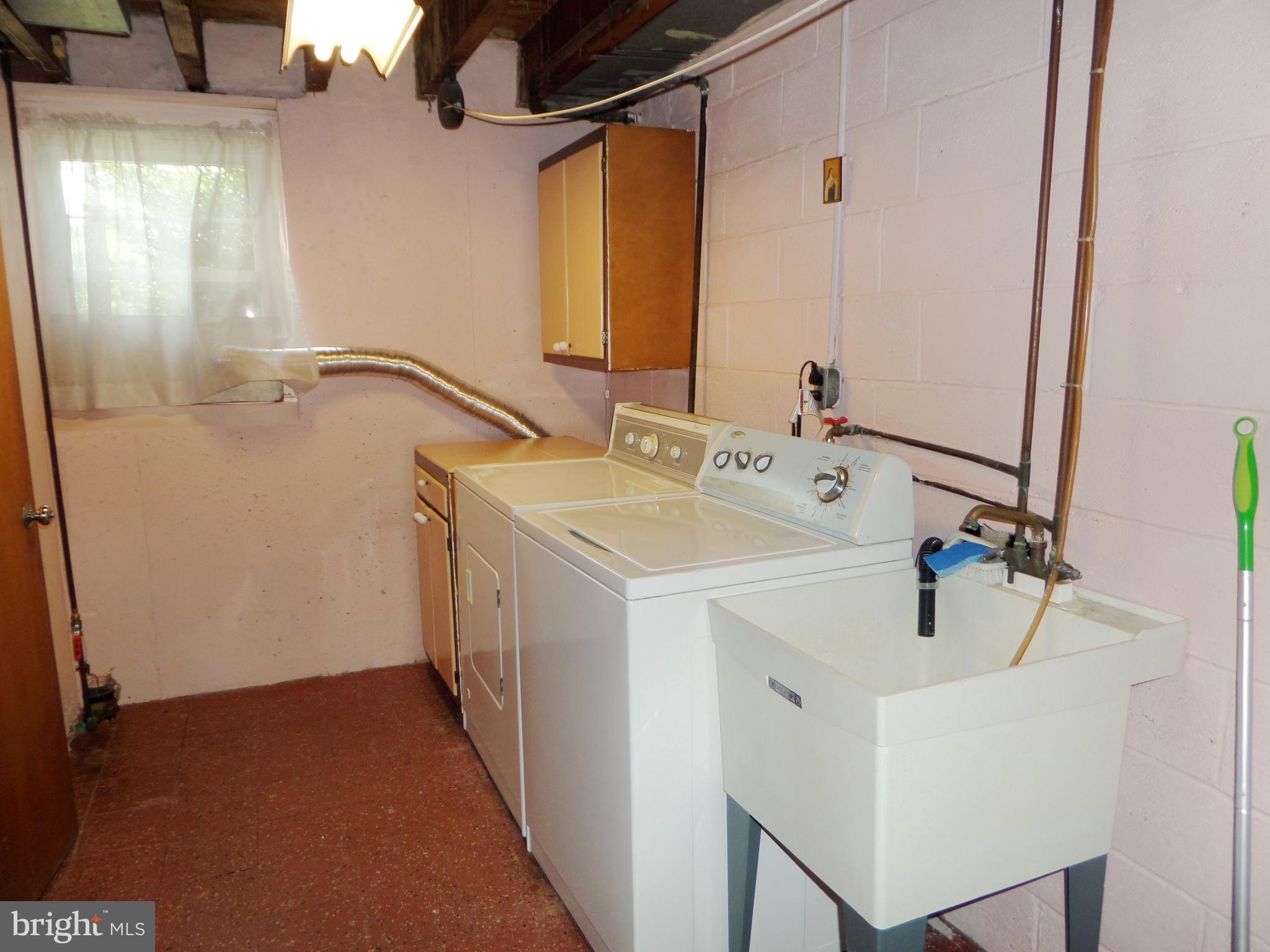 1449 Shoemaker Road Abington, PA 19001 - Photo 25 of 39 Laundry