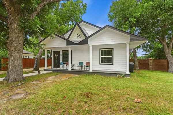 $310,000 | 211 North Main Street, Crandall, TX 75114