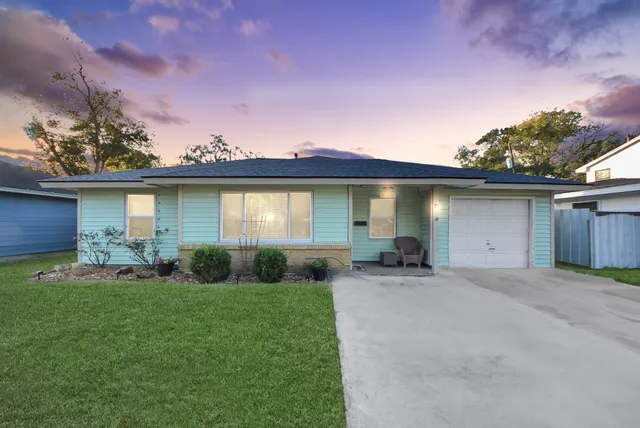 $160,000 | 221 West 4th Street, Deer Park, TX 77536