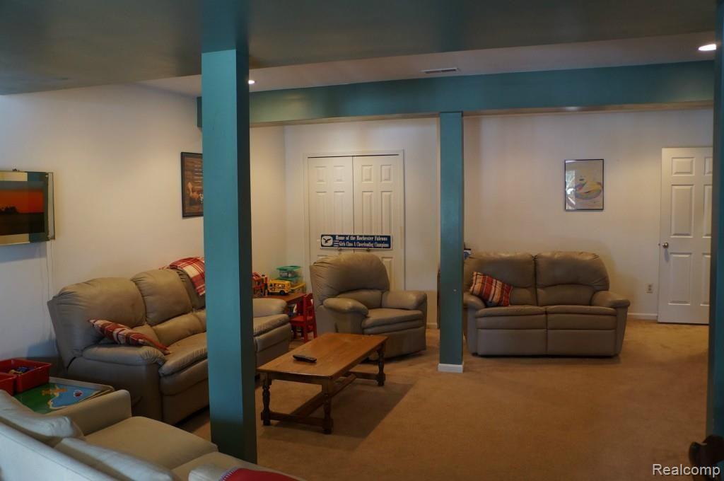 3189 Silverbrook Drive Rochester, MI 48306 - Photo 13 of 32