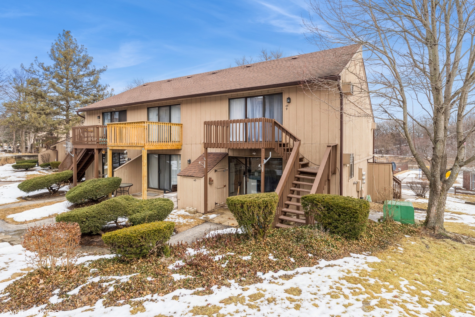 45 Nassau Colony, Unit 9 Fox Lake, IL 60020 - Photo 2 of 10