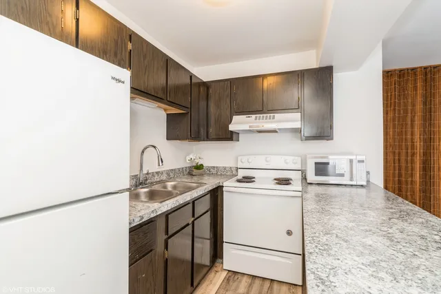 $1,050 | 45 Nassau Colony, Unit 9, Fox Lake, IL 60020