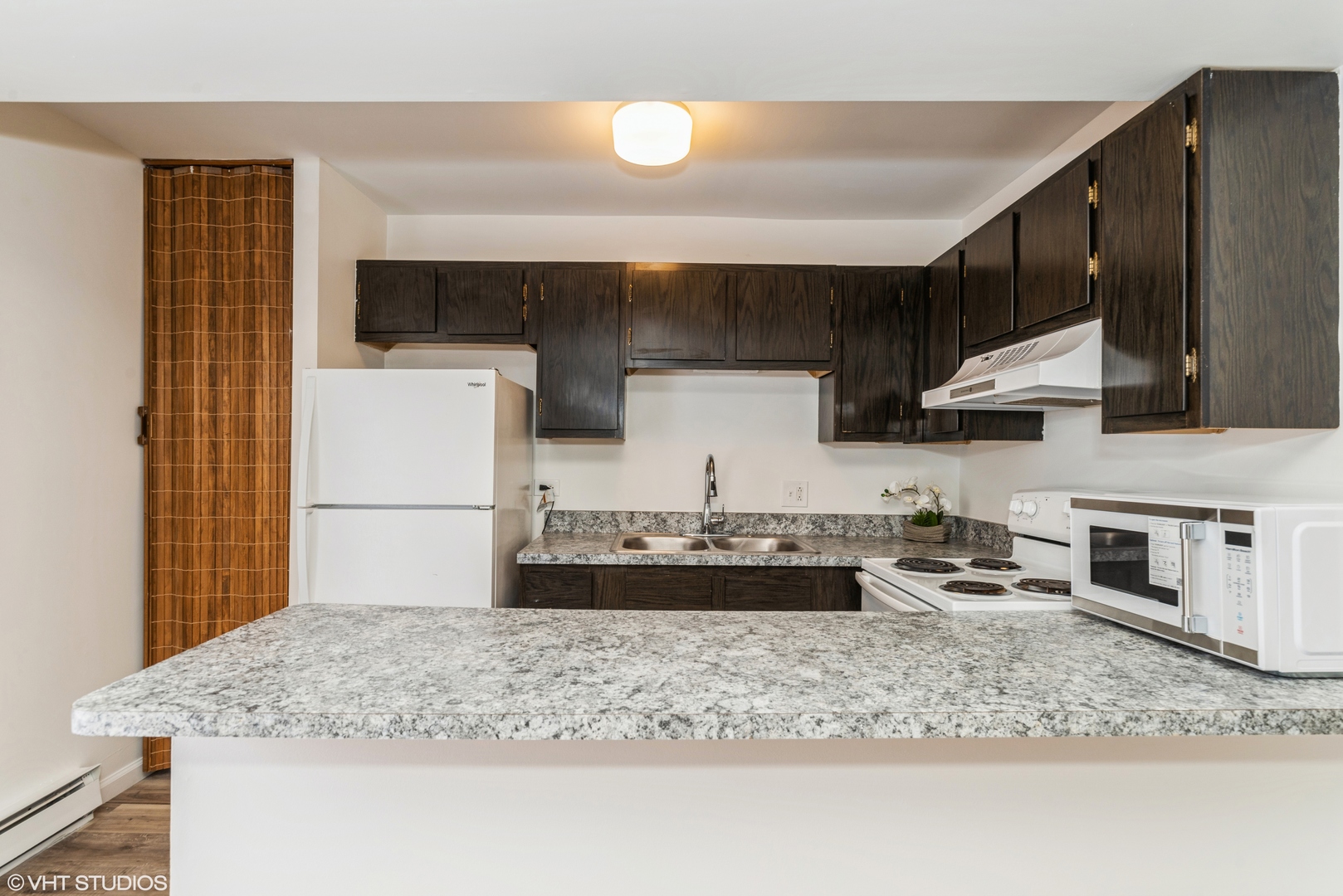 45 Nassau Colony, Unit 9 Fox Lake, IL 60020 - Photo 6 of 10