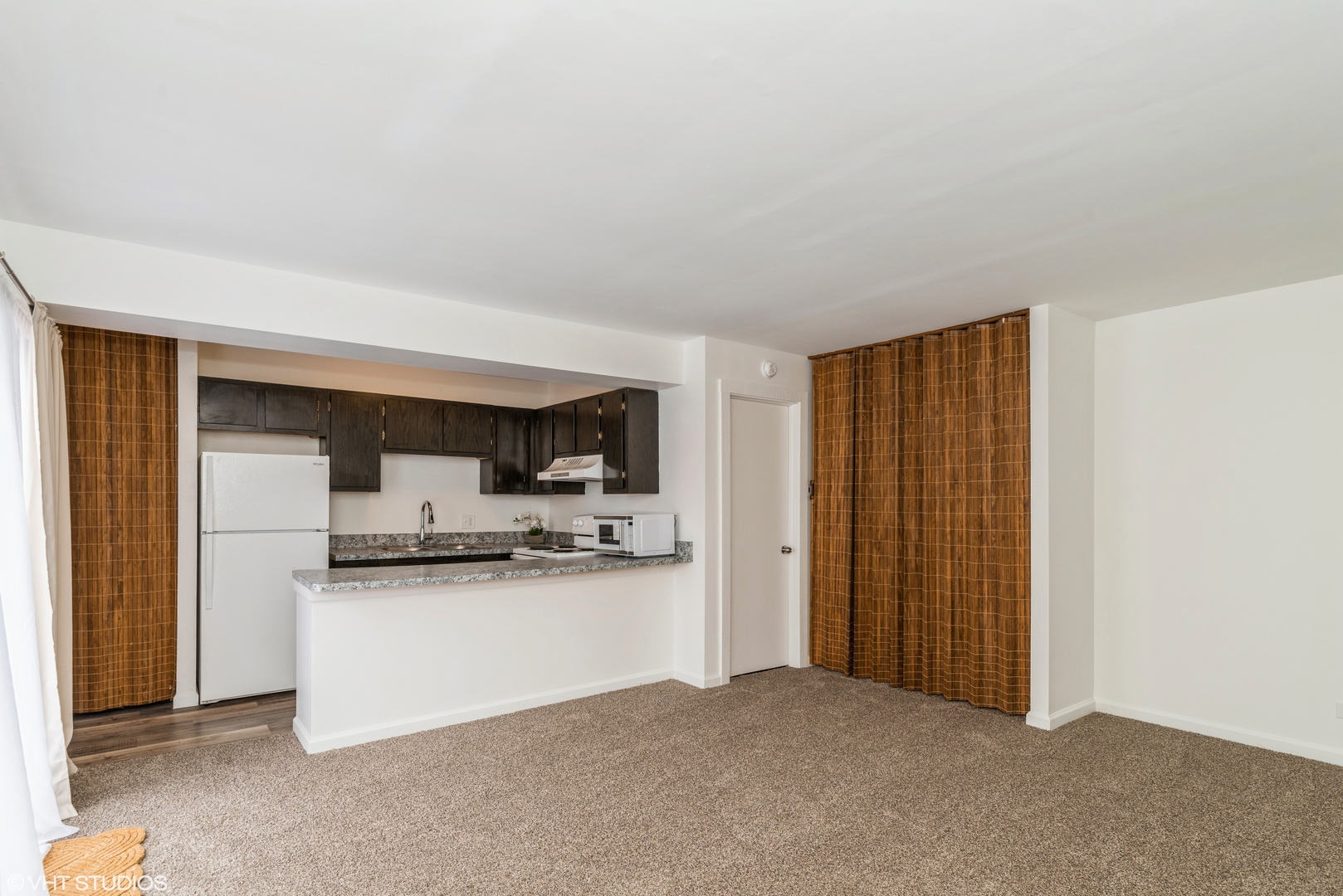 45 Nassau Colony, Unit 9 Fox Lake, IL 60020 - Photo 8 of 10