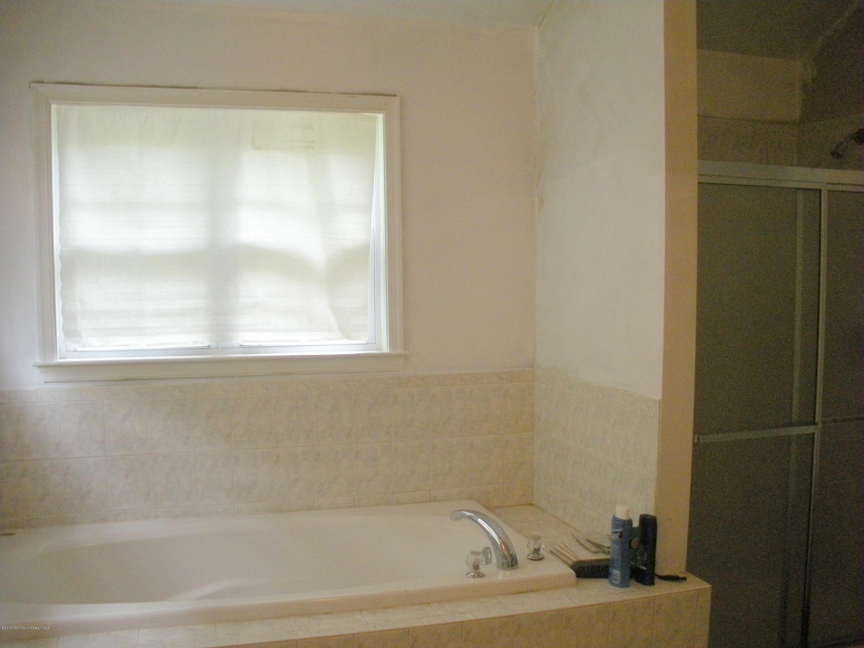 14 Reuben Court Howell, NJ 07731 - Photo 10 of 19 DSCN3351