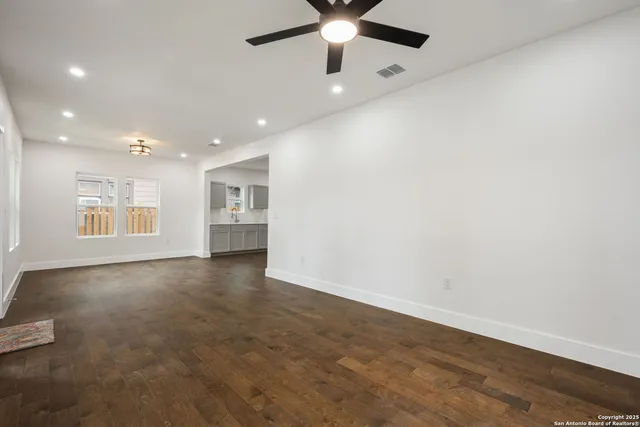 $299,900 | 1030 West Elsmere Place, San Antonio, TX 78201