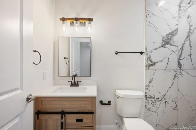 $299,900 | 1030 West Elsmere Place, San Antonio, TX 78201