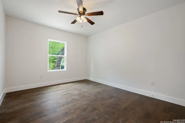 $299,900 | 1030 West Elsmere Place, San Antonio, TX 78201