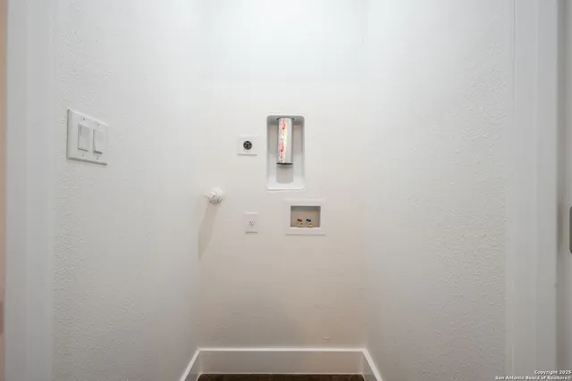 $299,900 | 1030 West Elsmere Place, San Antonio, TX 78201