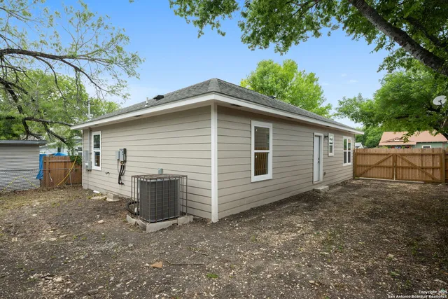 $299,900 | 1030 West Elsmere Place, San Antonio, TX 78201