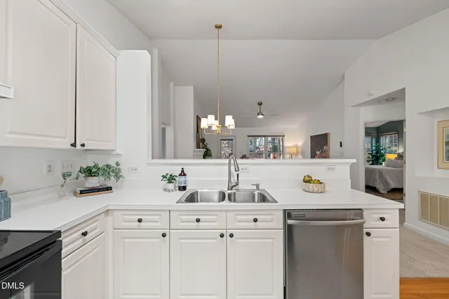 $425,000 | 8 Drummond Court, Durham, NC 27713