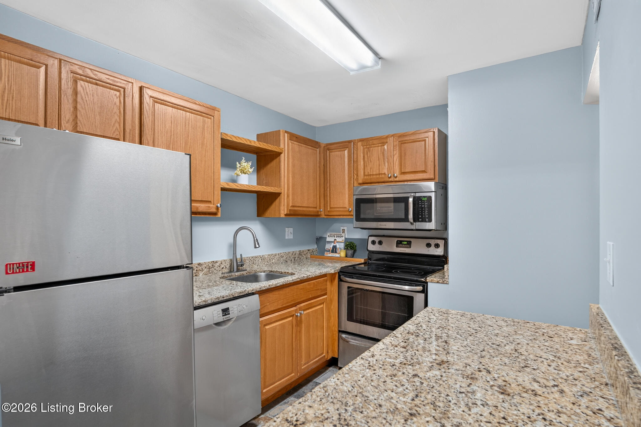 410 Mockingbird Valley Road, Unit 11 Louisville, KY 40207 - Photo 14 of 28 Kitchen