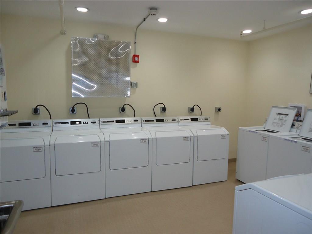 55 Israel Head Road, Unit G2 Ogunquit, ME 03907 - Photo 26 of 32 Modern and clean laundry room.