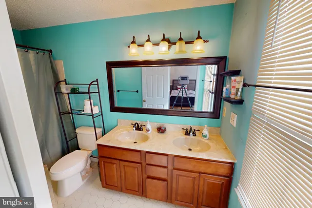 $389,900 | 90 La Costa Drive, Blackwood, NJ 08012