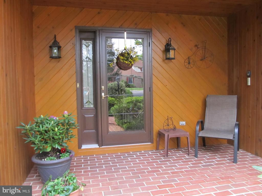 291 Browning Road Lancaster, PA 17602 - Photo 5 of 28 Gallery Image 5