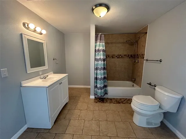 $210,500 | 708 Barrow Street, Goldthwaite, TX 76844