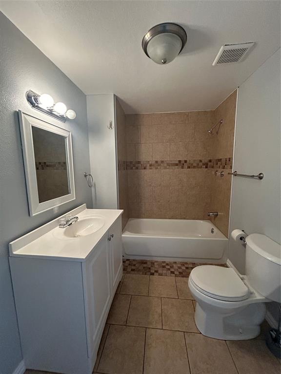 708 Barrow Street Goldthwaite, TX 76844 - Photo 17 of 20 Bathroom 2
