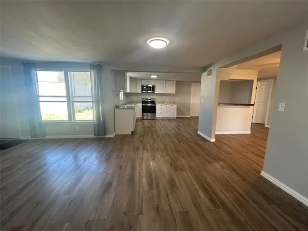 $182,500 | 708 Barrow Street, Goldthwaite, TX 76844