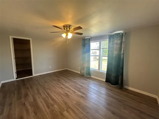 $210,500 | 708 Barrow Street, Goldthwaite, TX 76844