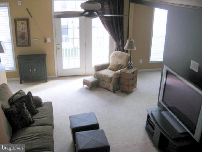 24666 Buttonbush Terrace, Unit 24 Aldie, VA 20105 - Photo 6 of 9 Living Room #2