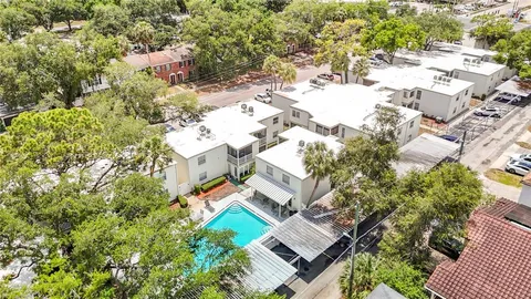 $240,000 | 4611 West North B Street, Unit 240, Tampa, FL 33609