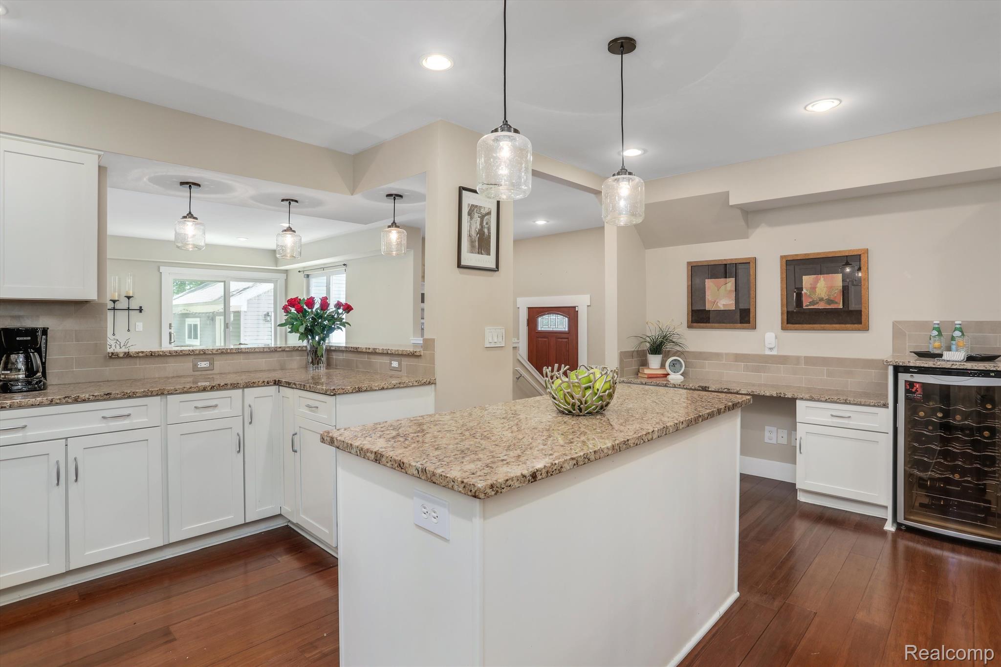 2422 Pembroke Road Birmingham, MI 48009 - Photo 10 of 36 Gallery Image 10