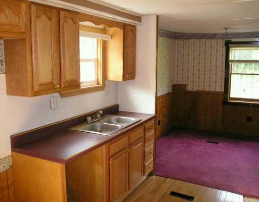 890 McElree Road Washington, PA 15301 - Photo 3 of 8 Kitchen.