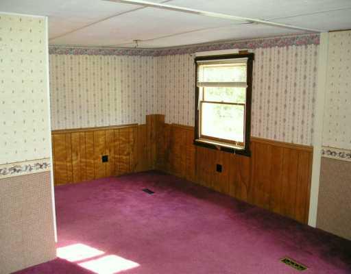 890 McElree Road Washington, PA 15301 - Photo 5 of 8 Dining Room.