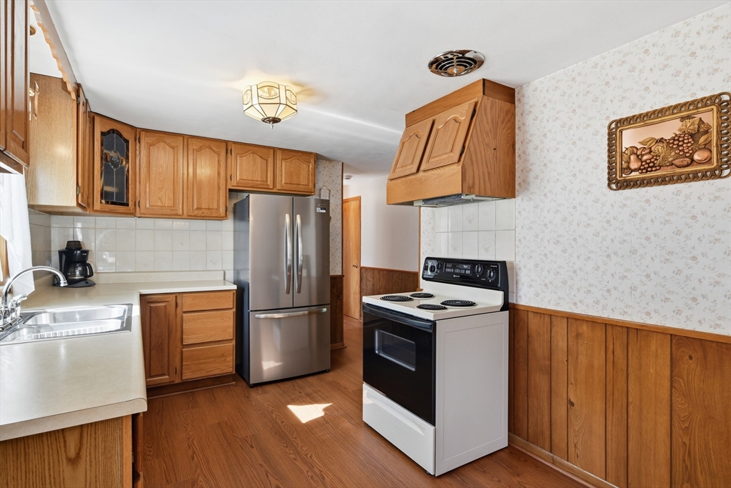 315 Porter Road East Longmeadow, MA 01028 - Photo 19 of 39