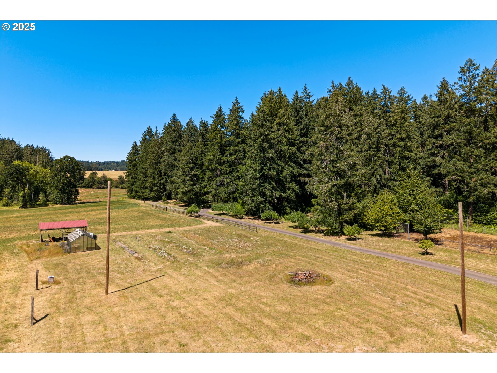 26465 Northwest West Union Road Hillsboro, OR 97124 - Photo 36 of 38 a view of a outdoor space