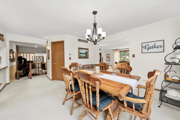 $499,900 | 10221 South Eleanor Avenue, Palos Hills, IL 60465