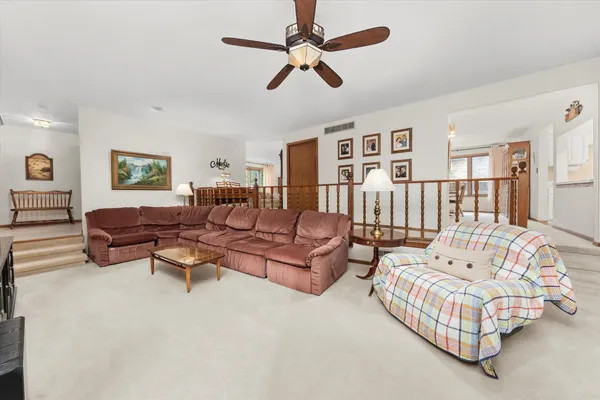 $499,900 | 10221 South Eleanor Avenue, Palos Hills, IL 60465