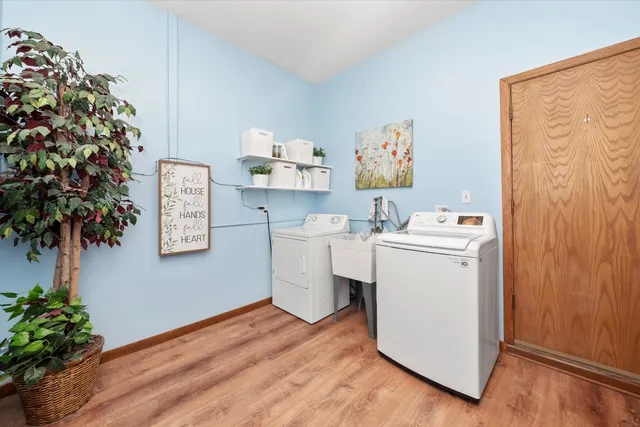 $539,900 | 10221 South Eleanor Avenue, Palos Hills, IL 60465