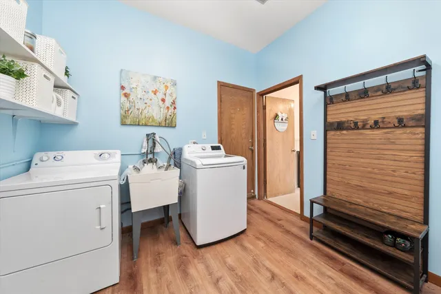 $539,900 | 10221 South Eleanor Avenue, Palos Hills, IL 60465