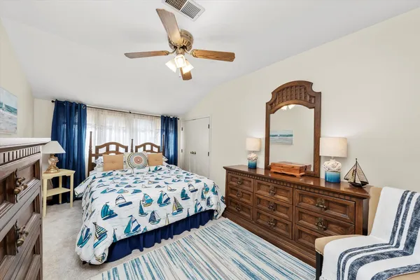 $499,900 | 10221 South Eleanor Avenue, Palos Hills, IL 60465
