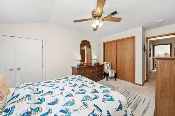 $499,900 | 10221 South Eleanor Avenue, Palos Hills, IL 60465