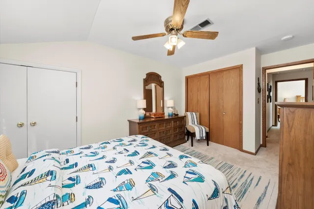 $539,900 | 10221 South Eleanor Avenue, Palos Hills, IL 60465