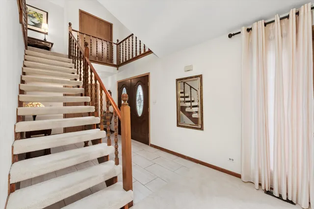 $539,900 | 10221 South Eleanor Avenue, Palos Hills, IL 60465